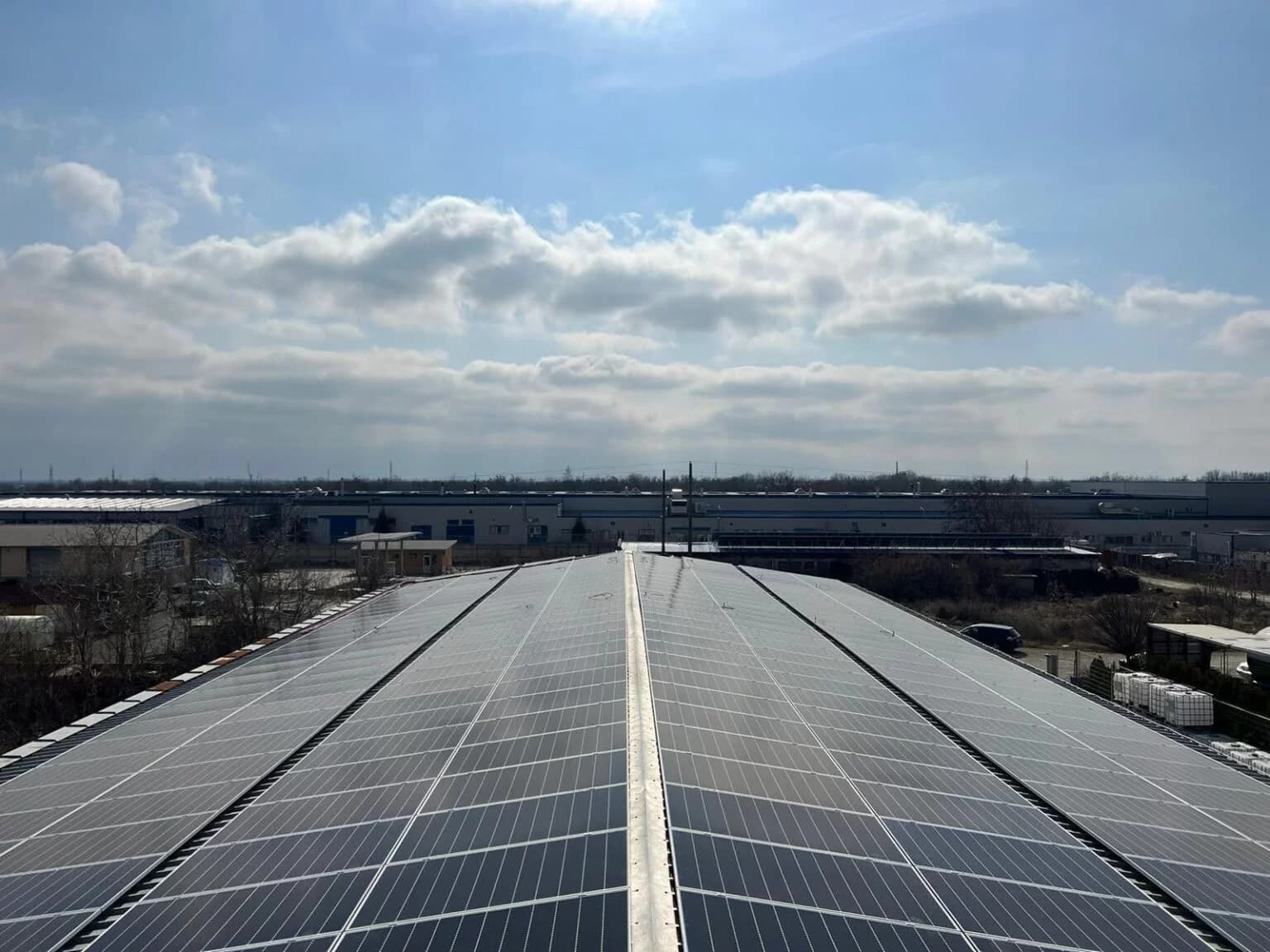 Слънчеви панели на покрива на Emzone